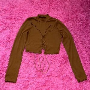 Cross cross long sleeve crop top